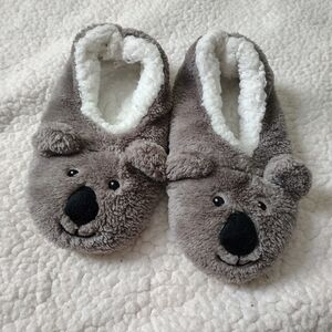 Snoozies! Cozy Size Small Slippers
